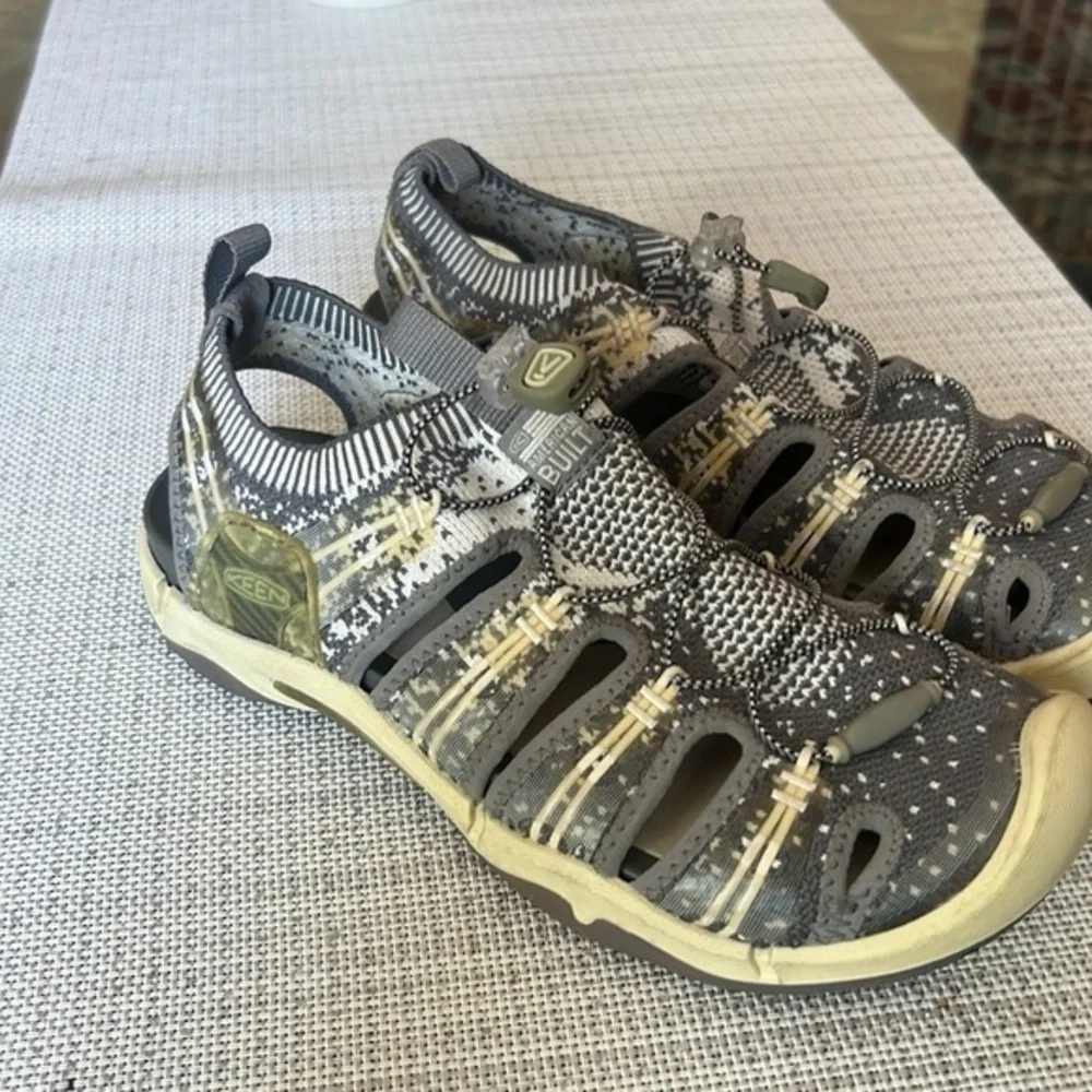 Keen Newport H2 sandals, size9 / EUR38.5